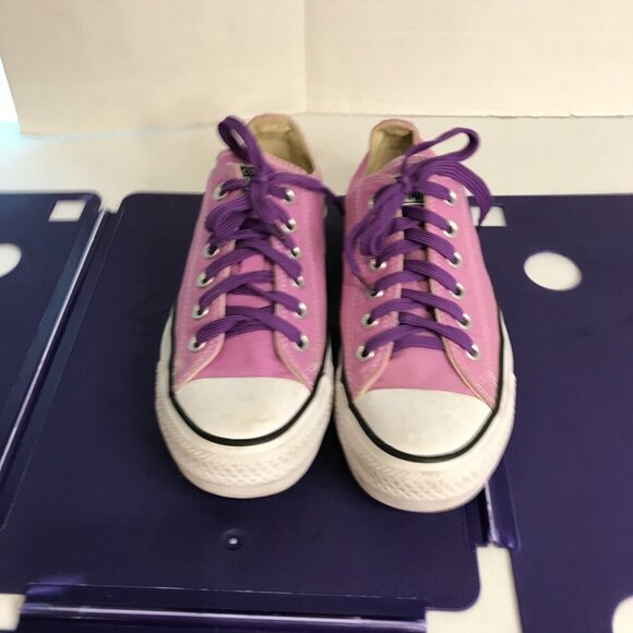 CONVERSE WOMENS CHUCK TAYLOR SHOES SIZE 7 - Picture 6 of 7